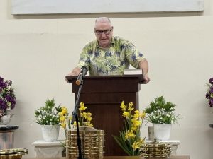 Robert-preaching-in-Saipan-1